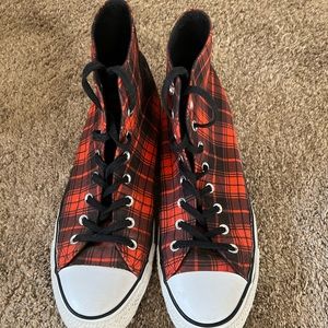 Mens Red and Black Plaid Chuck Taylor’s Size 12